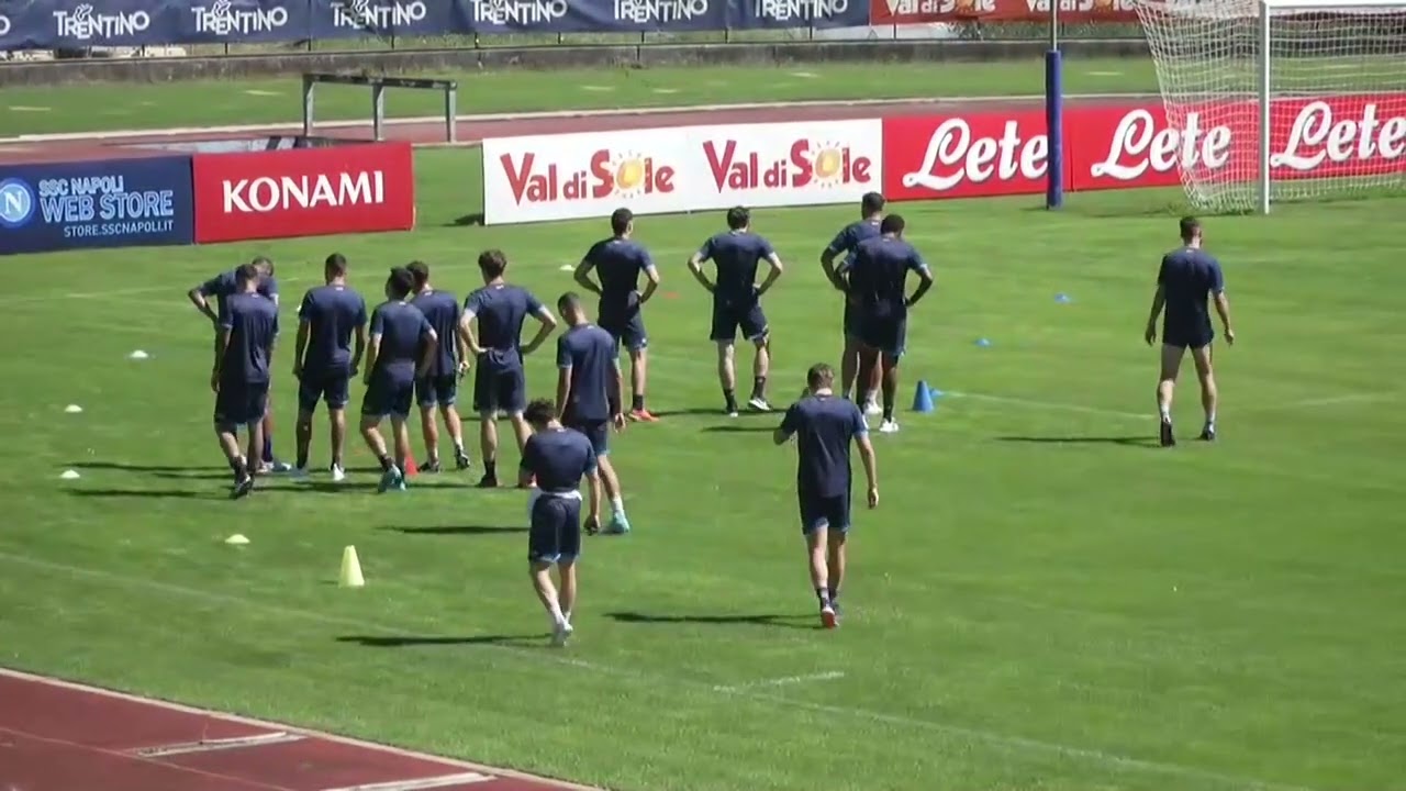 L'allenamento del Napoli nel ritiro di Dimaro ⚽🏋 GIORNO 1 (video integrale)