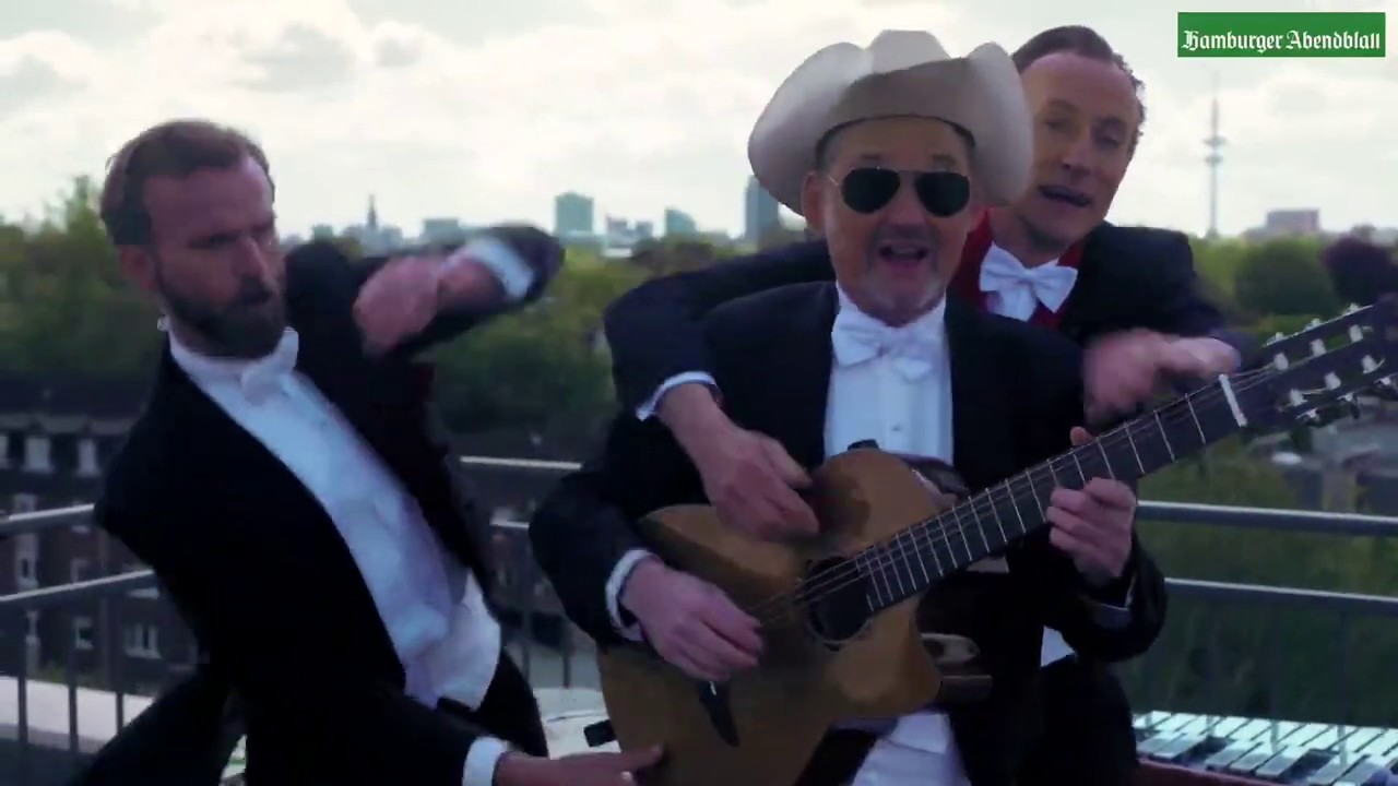 Bidla Buh gibt Corona-Konzert über den Dächern Hamburgs