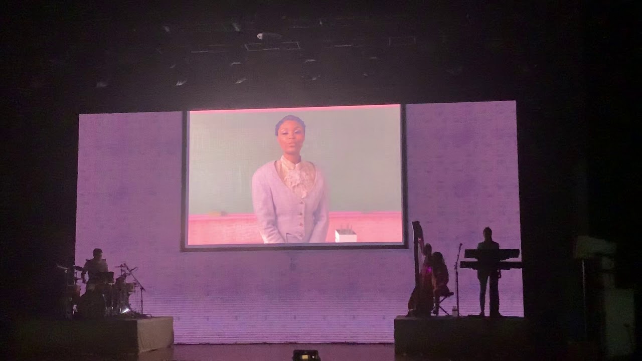 Melanie Martinez- Wheels On The Bus- Live in Columbus Oh