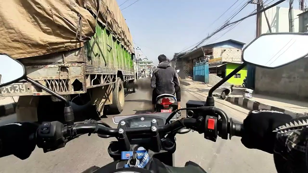 Fast ride narrow road pure exaust sound fzcybergreen