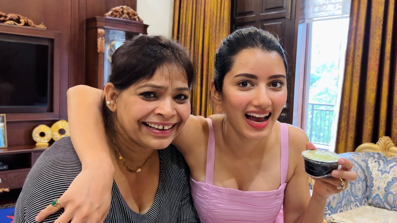 Saas Bahu Aur Nanad - Teeno ki Momo's Party 😍