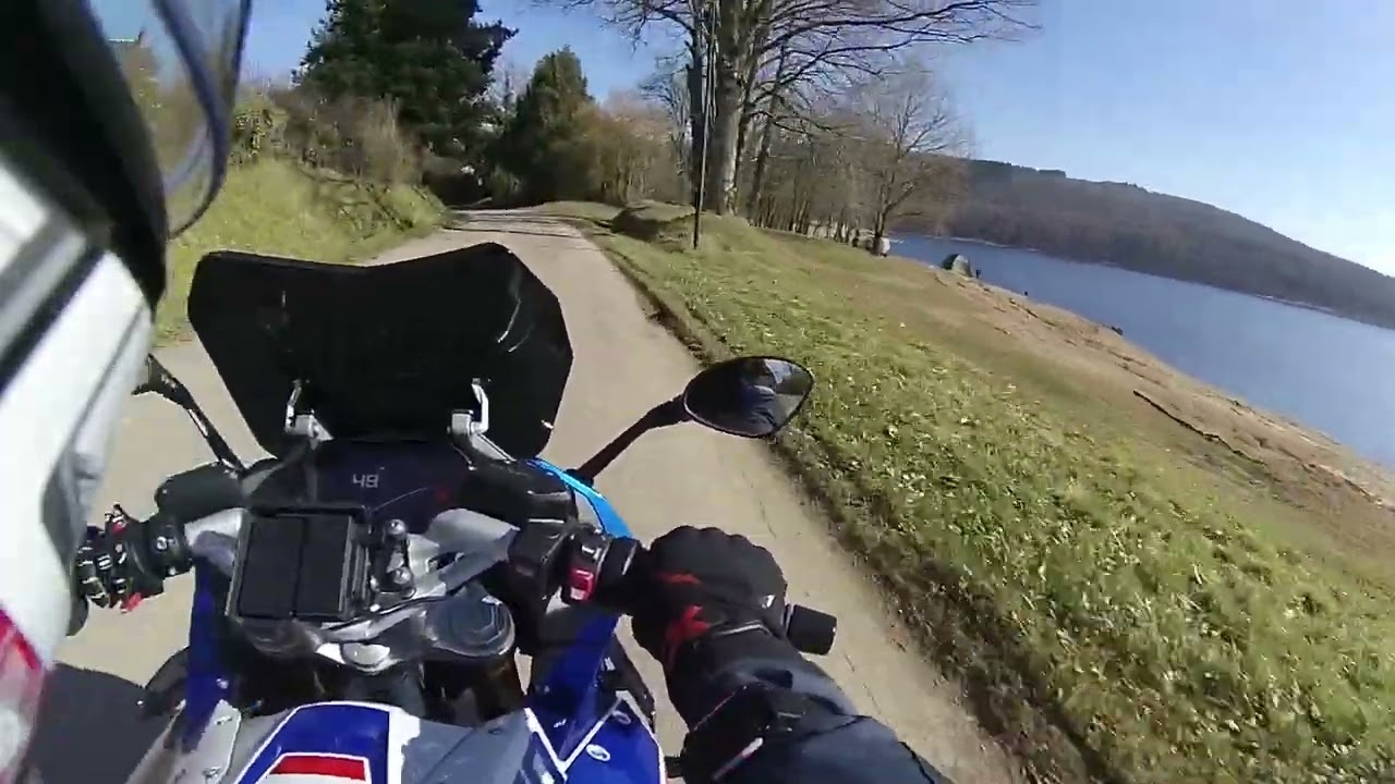 Puissance et couple moteur au lac de Pannecière (Morvan)