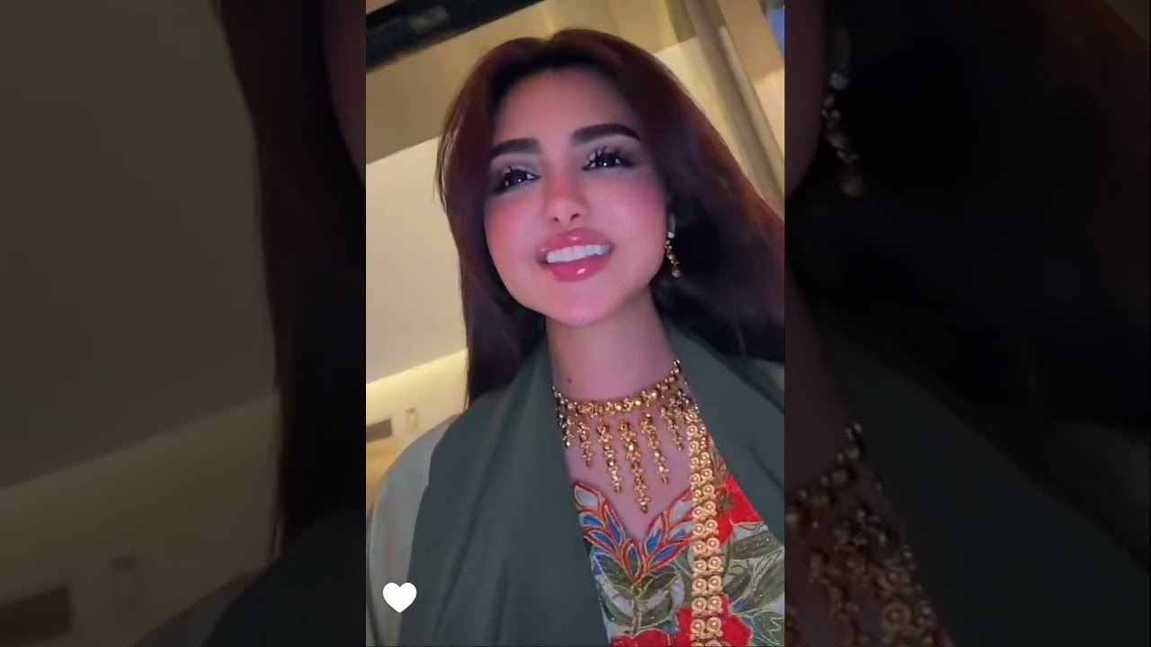 وأخيرا فطور رمضان عائلة اميره وعبد الرحمن في المطعم 😋 الأكل بشهي مع فقرة اكل الحلويات 😋 عائلة ميرو 