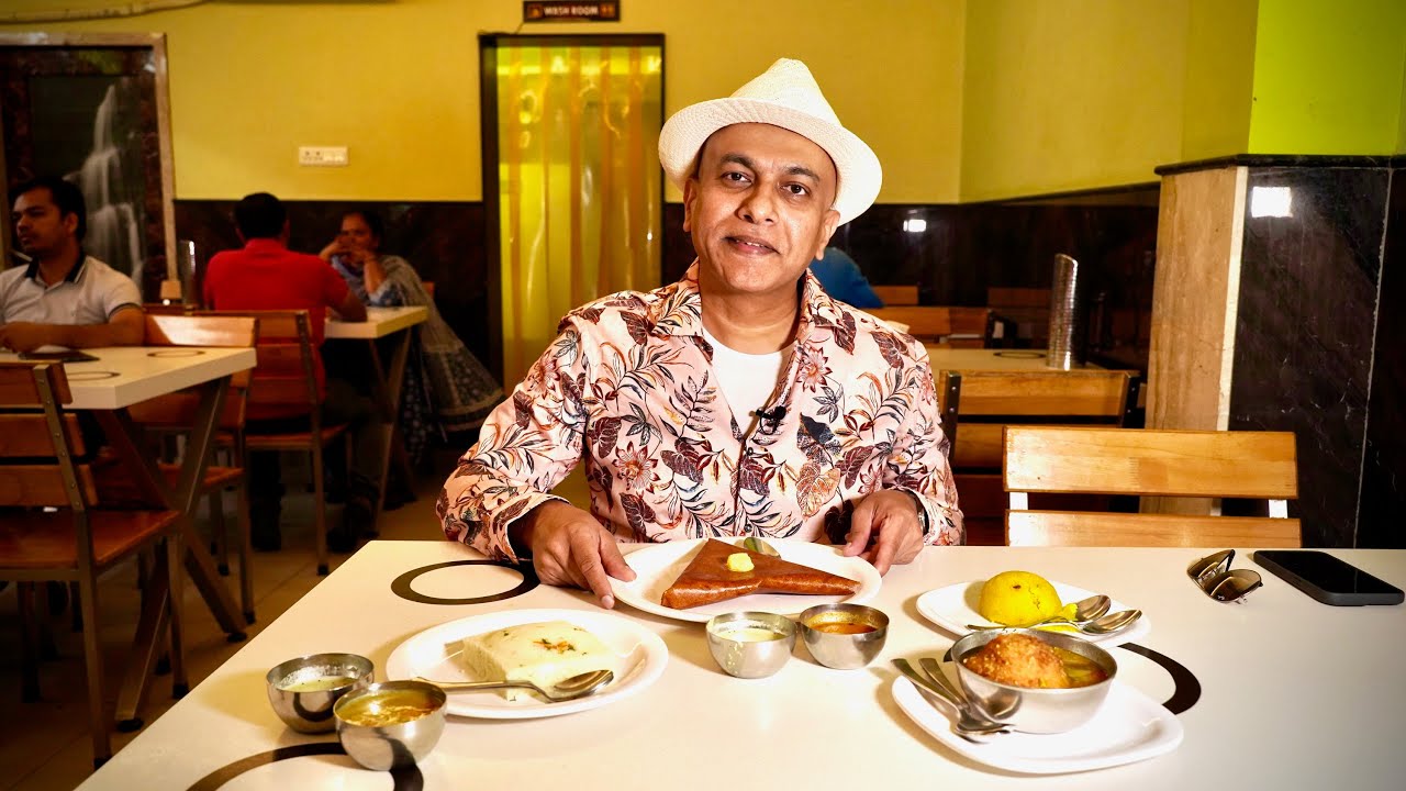 Best Breakfast In Chikmagalur! HOTEL MAYURA DELUXE Must Try Masala Dosae, Square Idli! Honest Prices