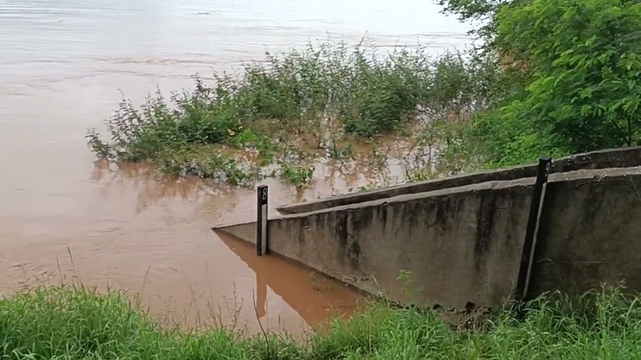 Río são Francisco já chegou na outra enchente aqui em manga MG 