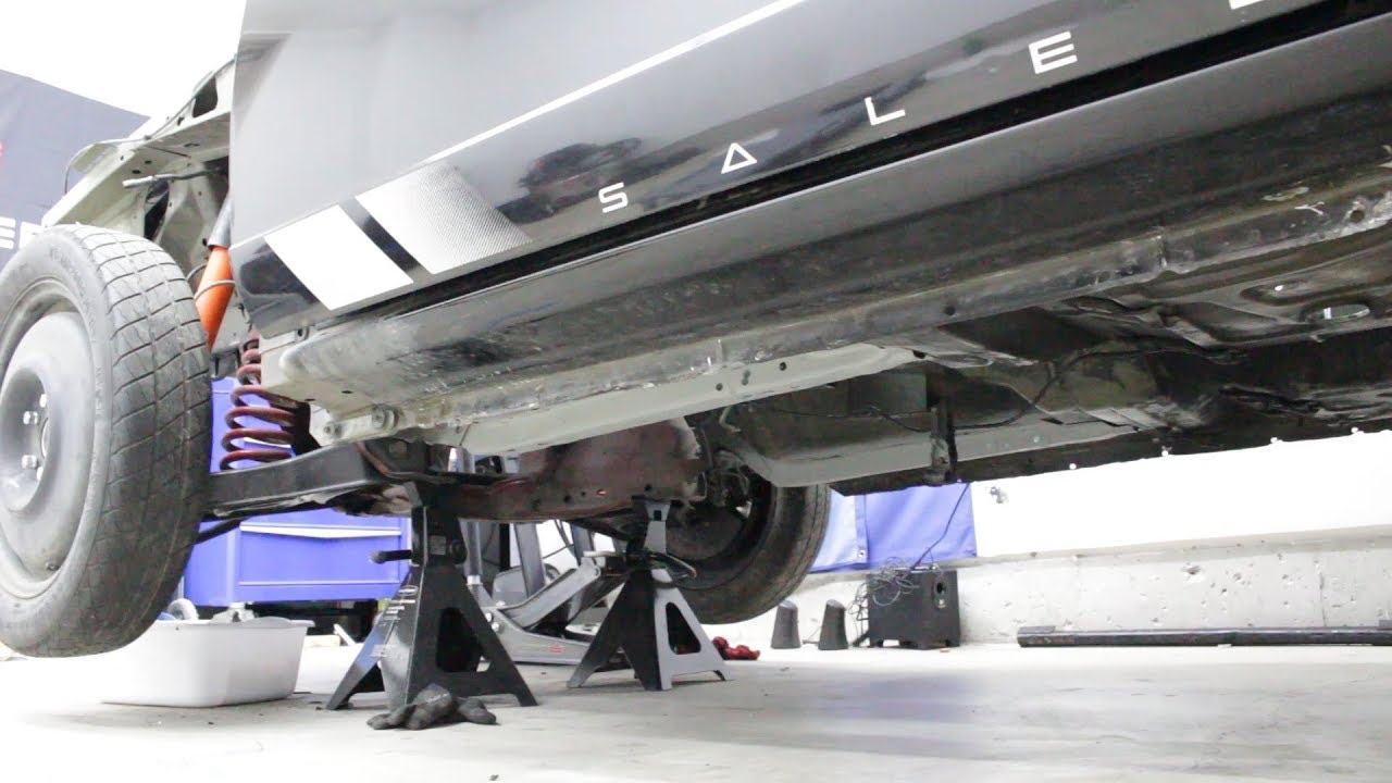 Fixing crushed frame rails | Underside Restoration | 99 Saleen Build (P2)