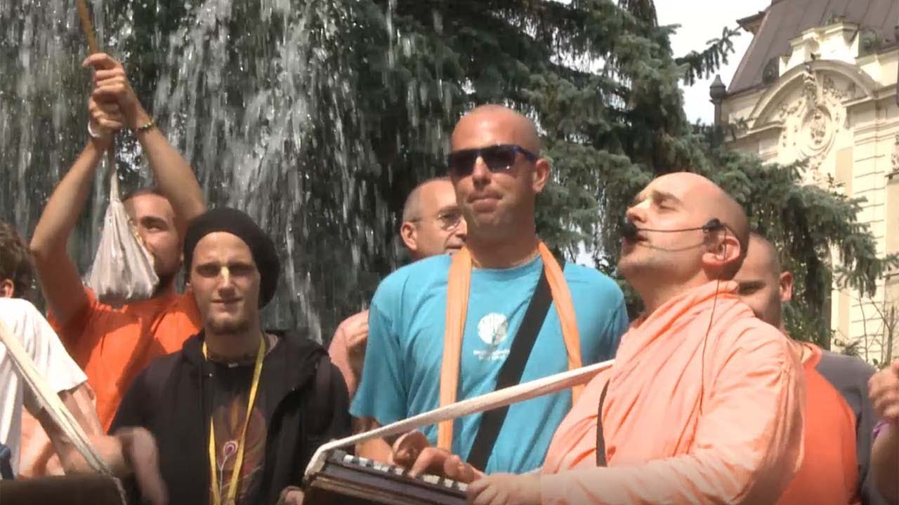 Mnohí ich považujú za sektu. Dostali sme sa do Hare Krišna