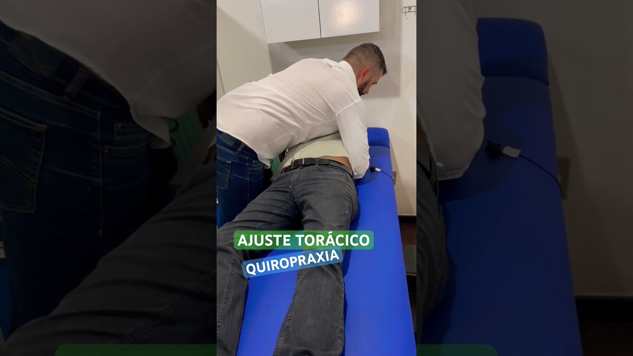 Ajuste de Coluna Tor&aacute;cica deitado com Quiropraxia #chiropractic #quiropraxia #fisioterapia #dor