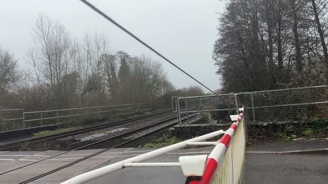 (ALARM GONE FAULTY AGAIN!!!)Lydney station level crossing (Gloucestershire)