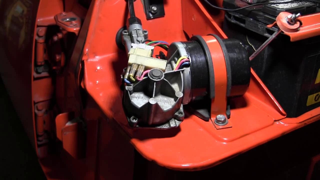 79 Triumph Spitfire windscreen wiper motor run test video