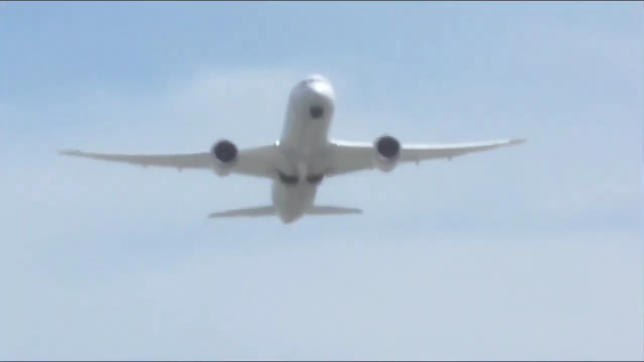 United Airlines Boeing 787-9 Dreamliner N13954 @ SFO [04.27.2019]