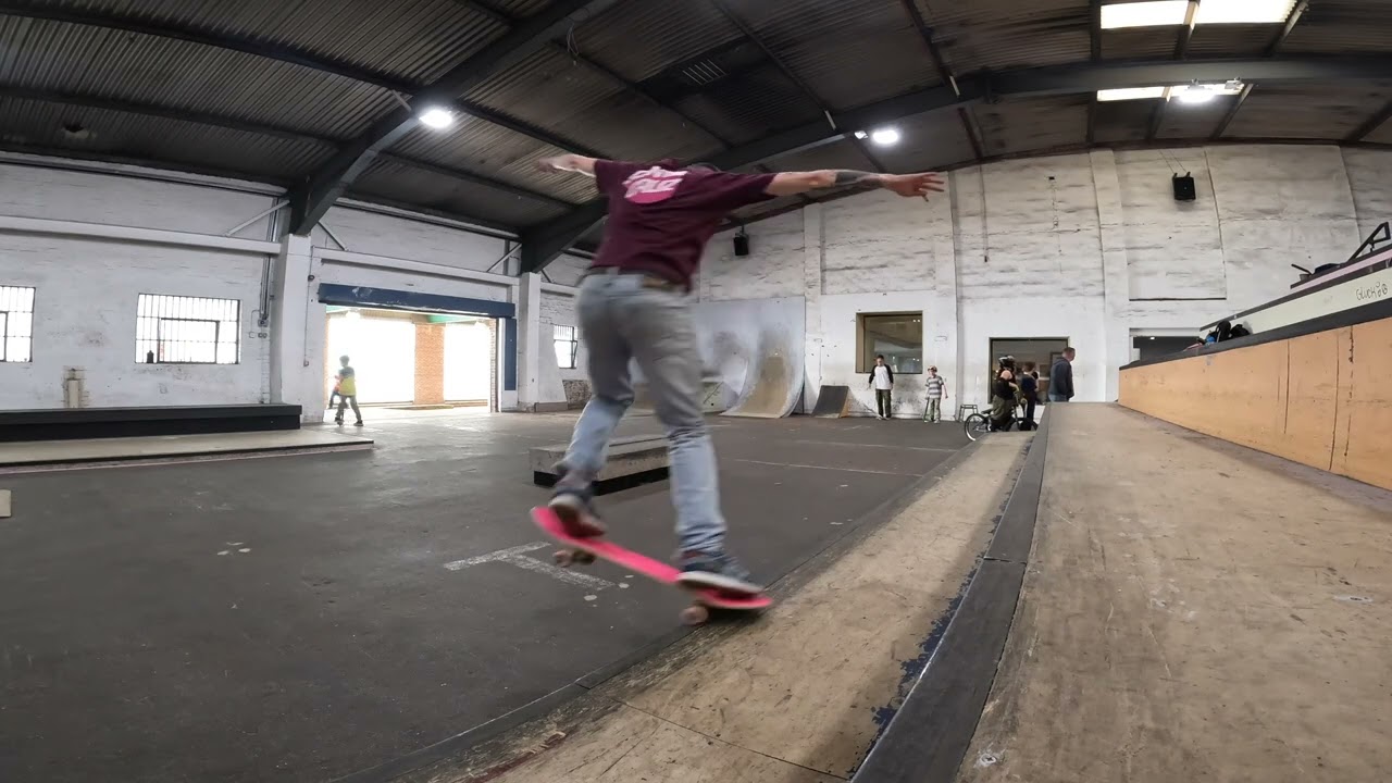 Loading Bay - Glasgow with Chris and Peter