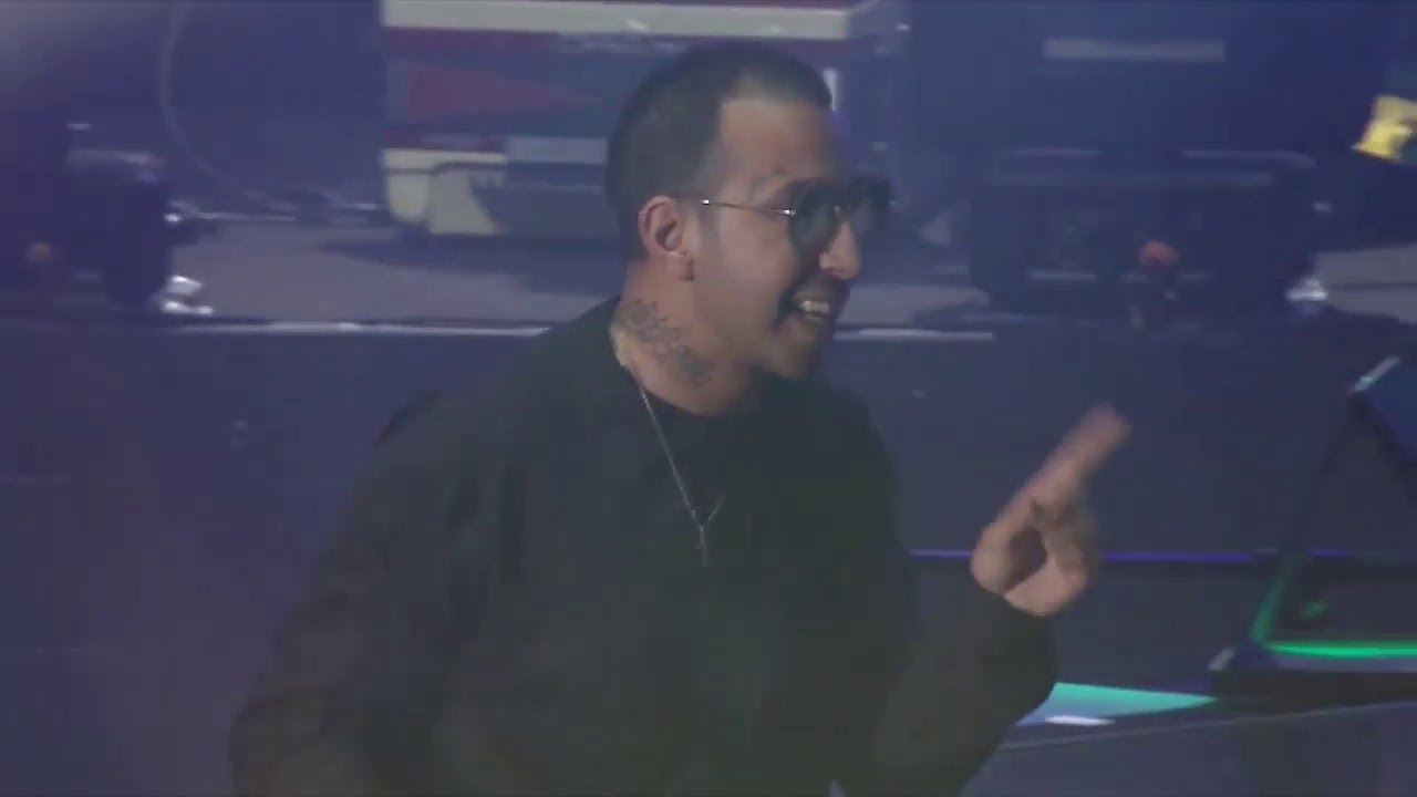 Nino D'Angelo con Luchè e Franco Ricciardi - Brava gente (Live)