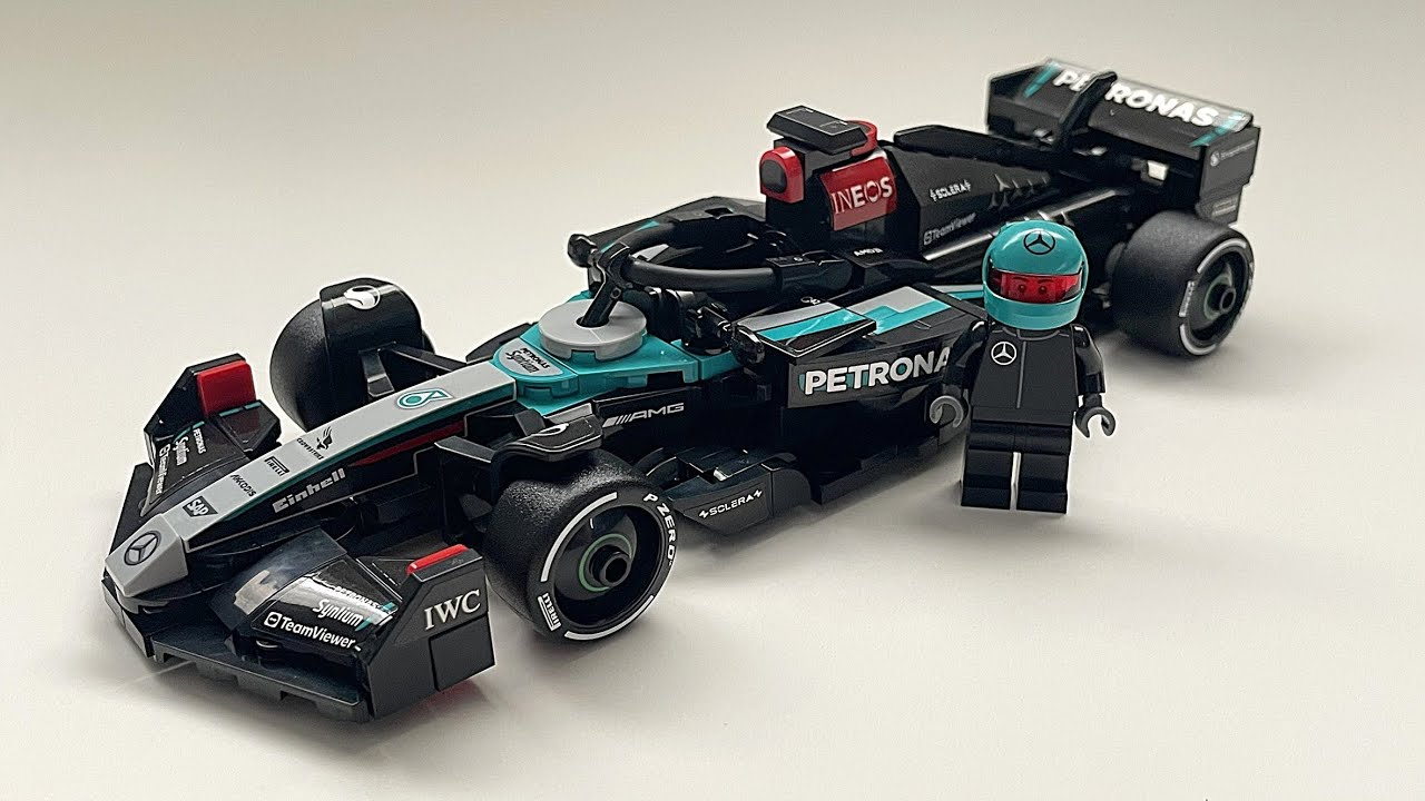 Building LEGO Speed Champions Mercedes-AMG F1 W15 Race Car 77244