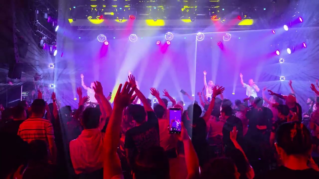 A*Teens live @ Mexico City - Heartbreak Lullaby
