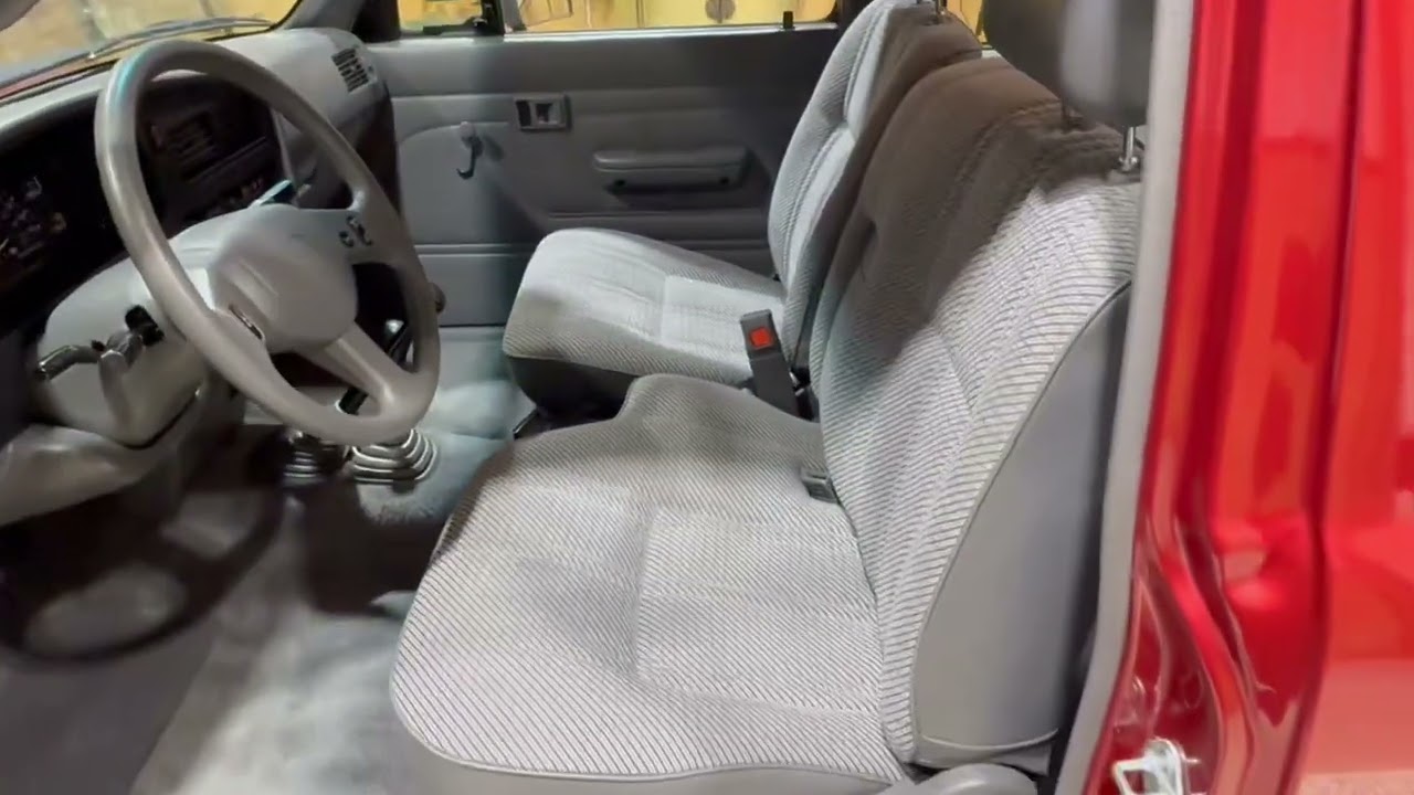 1995 Toyota Pickup Walk Around