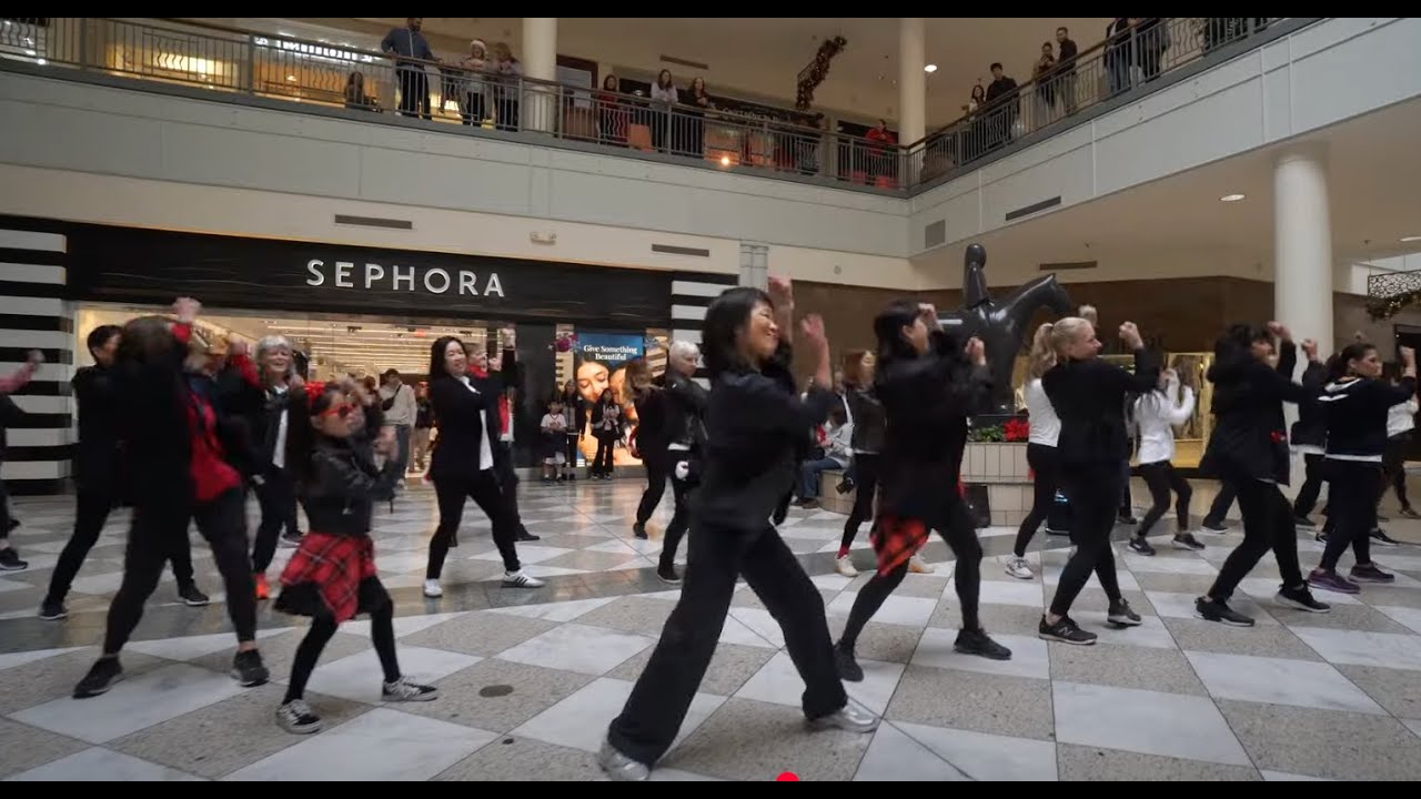 APT by Rose' and Bruno Mars- Zumba with Kim - The Flashmob Version