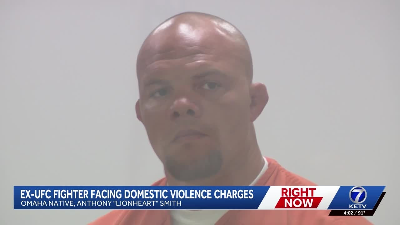 Former UFC fighter Anthony Smith held on bond for domestic violence charge in Nebraska