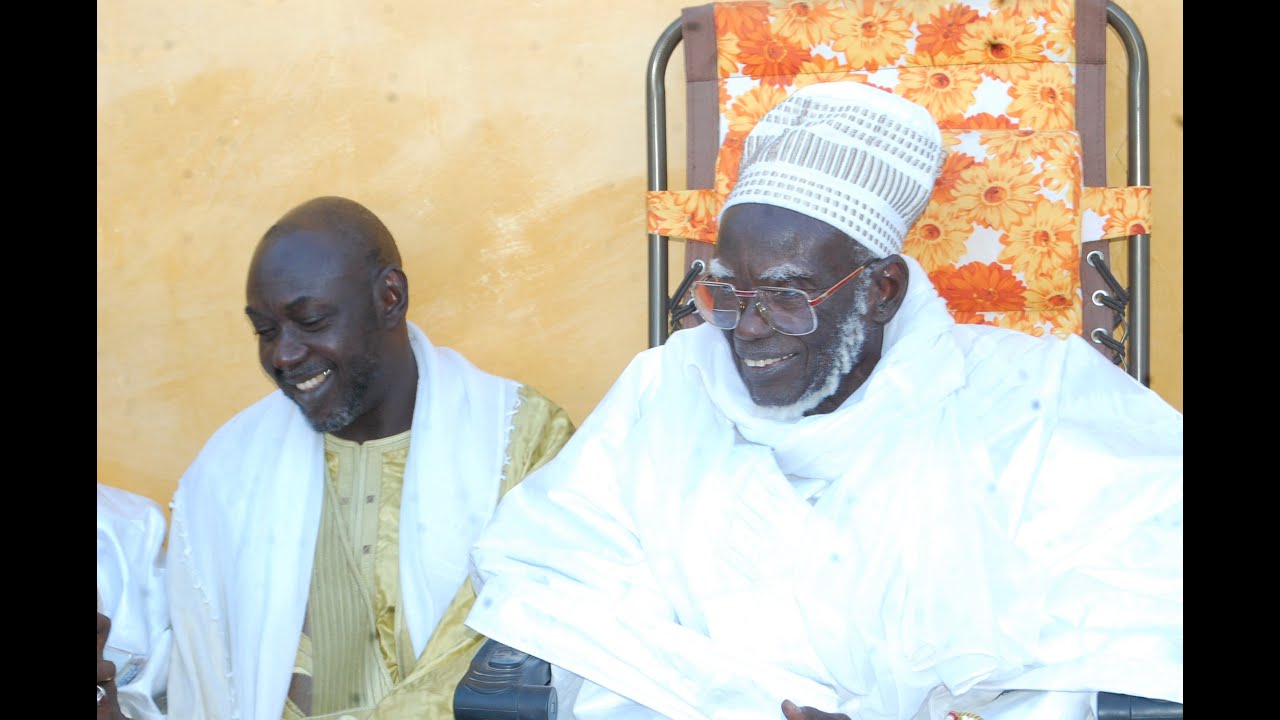 Remise De Don D'une Ambulance Par Serigne Mountakha Pour La Population De Darou Minanme Saloum