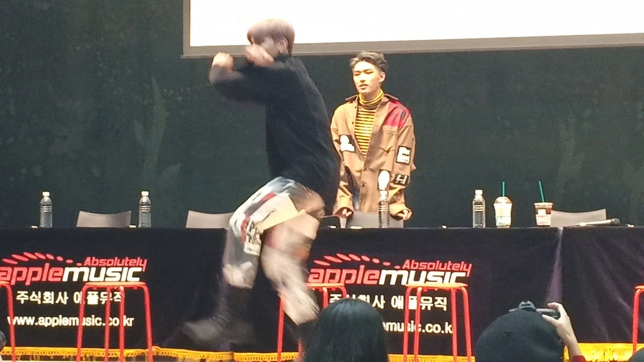 ATEEZ WOOYOUNG (에이티즈-우영) 댄스@181103 팬싸