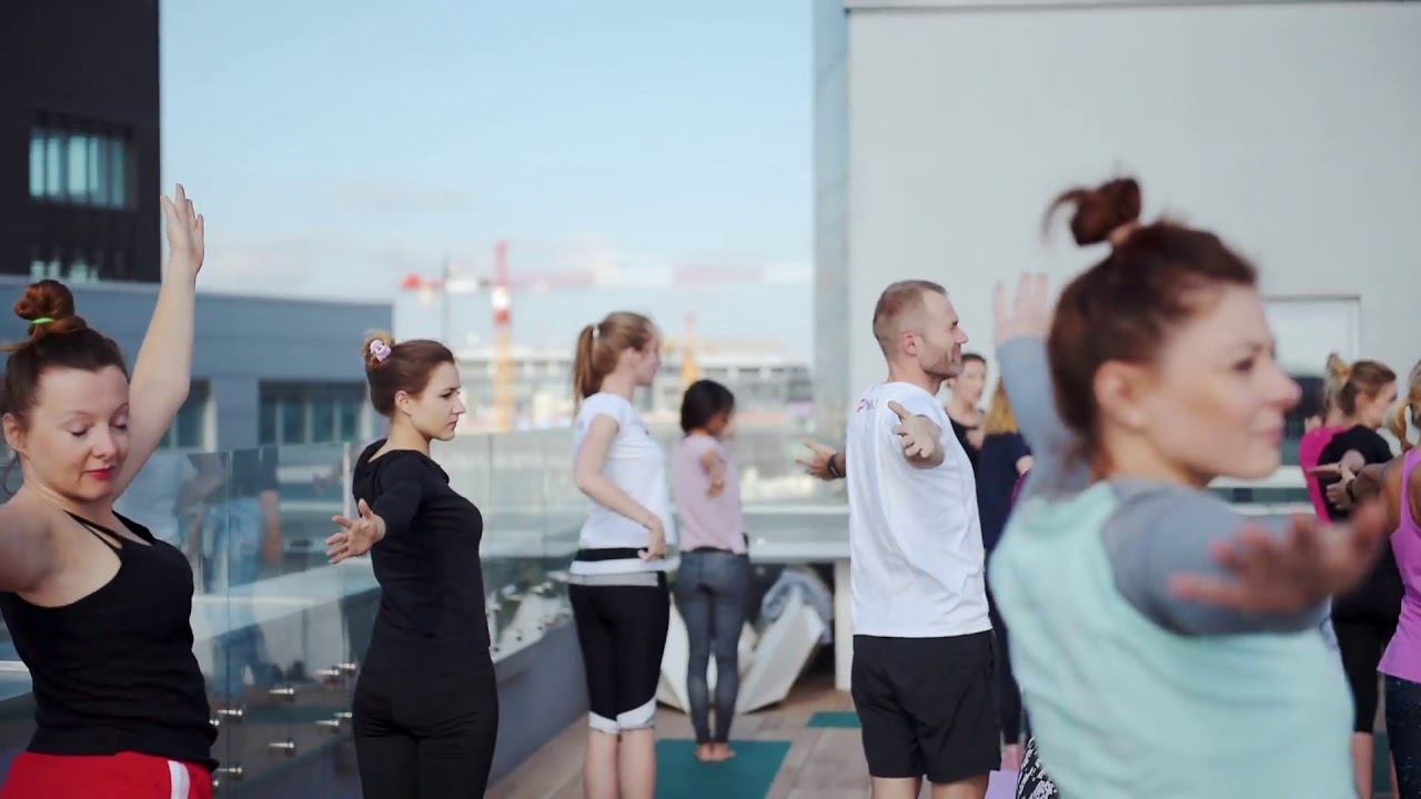 N.A.Y.S. x Brain Embassy Yoga na dachu Mokotowa