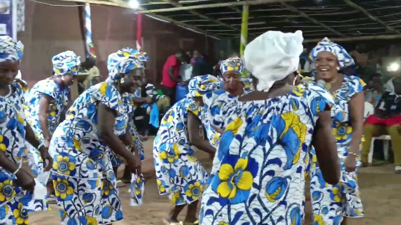 CHORALE MERE DE ROC OULIDIE à la semaine régionale des élèves et étudiants harristes à ROC-OULIDIÉ