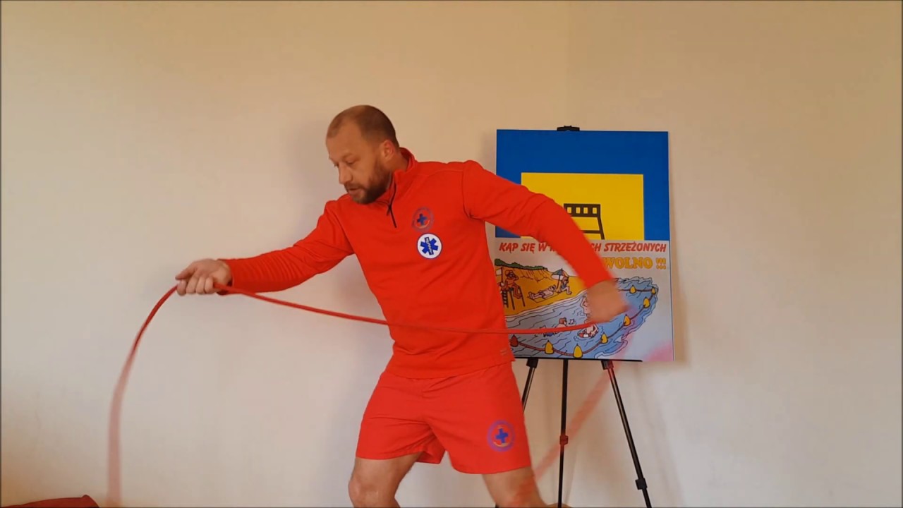 Ratownik wodny, kto to i czym się zajmuje?