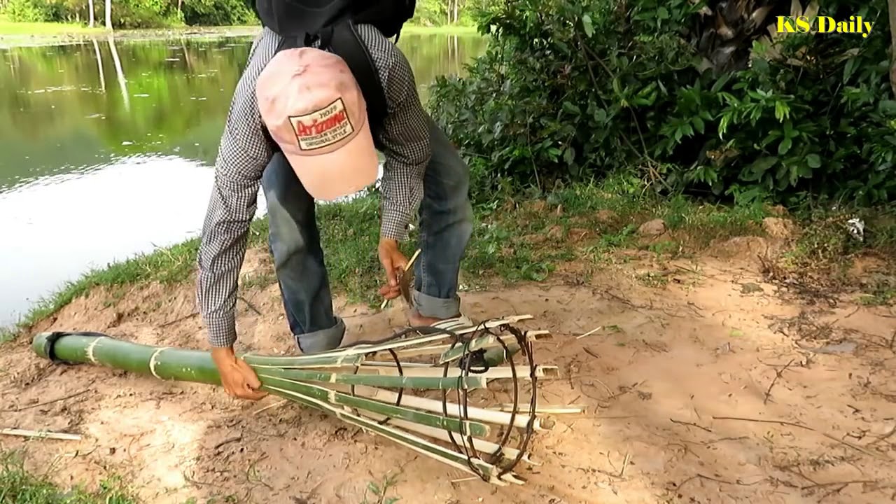 Checkout Creative Man Make Best Crocodile Trap Using Cable ​​& Bamboo 100%