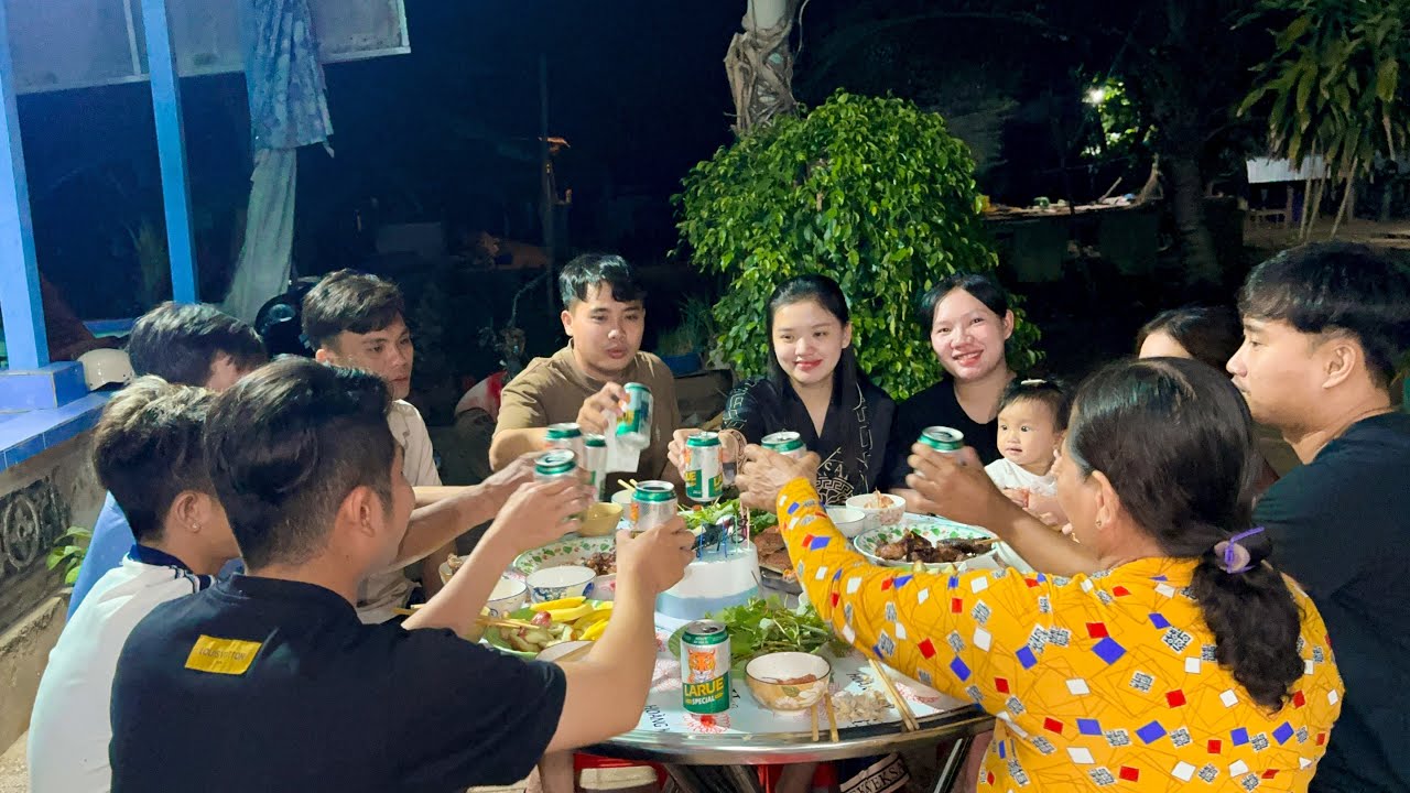 Lần Đầu Tiên Út Trung Được Tổ Chức Sinh Nhật Sẽ Như Thế Nào ? # HCCSMT