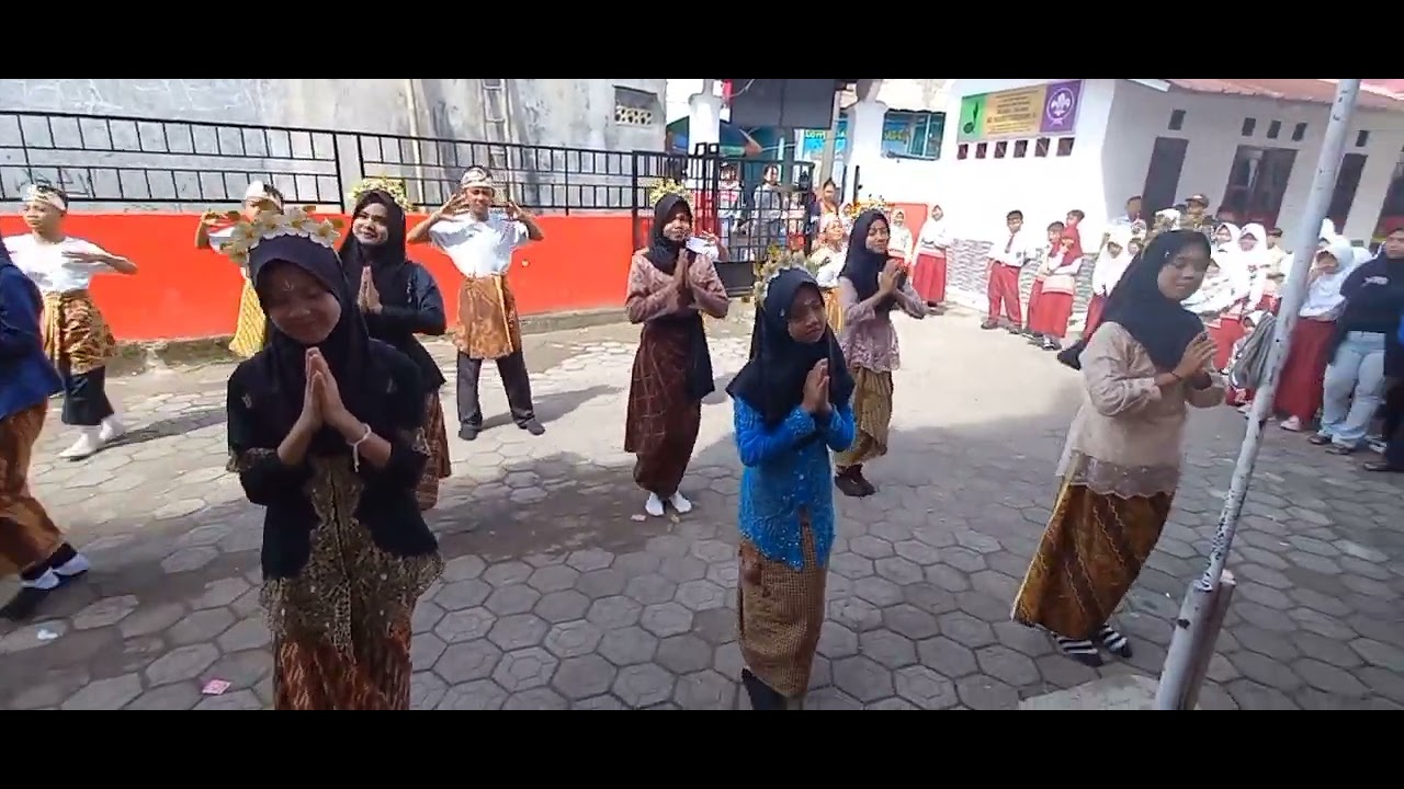 Kegiatan Kokurikuler Siswa Kelas 6 Seni Tari Kreasi Tradisi dan Non Tradisi