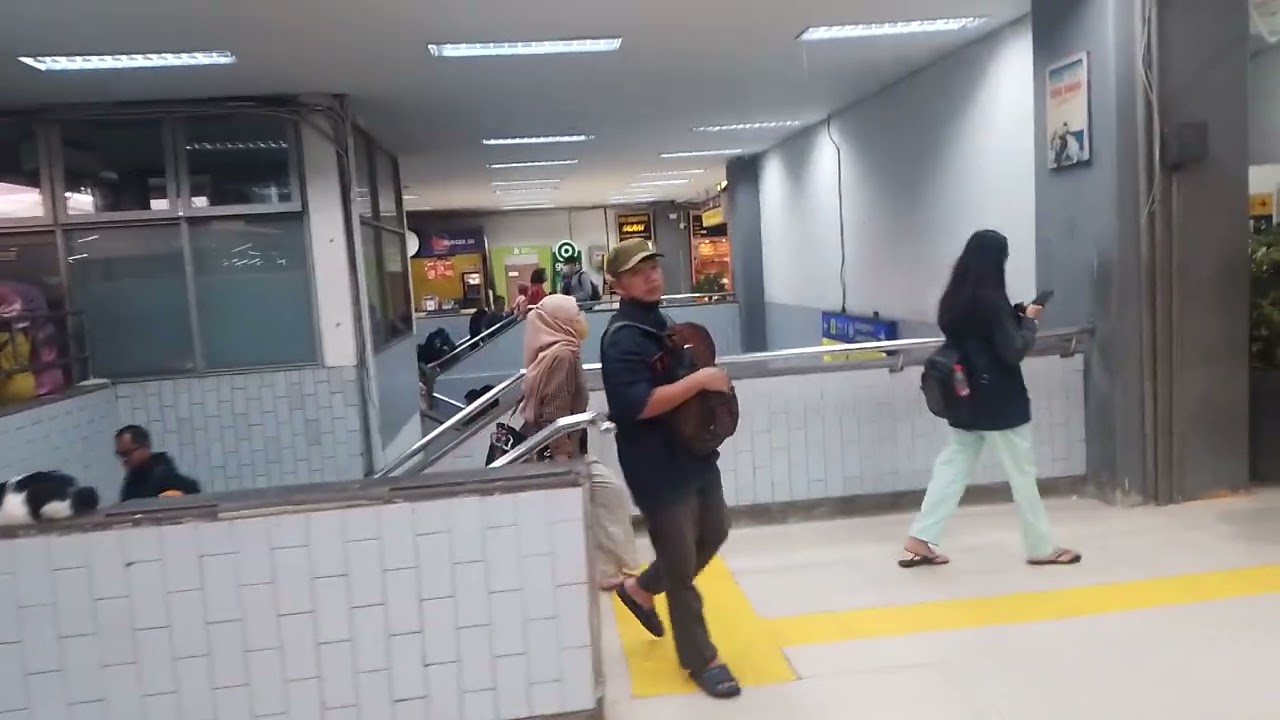 @Stasiun Depok Baru 
