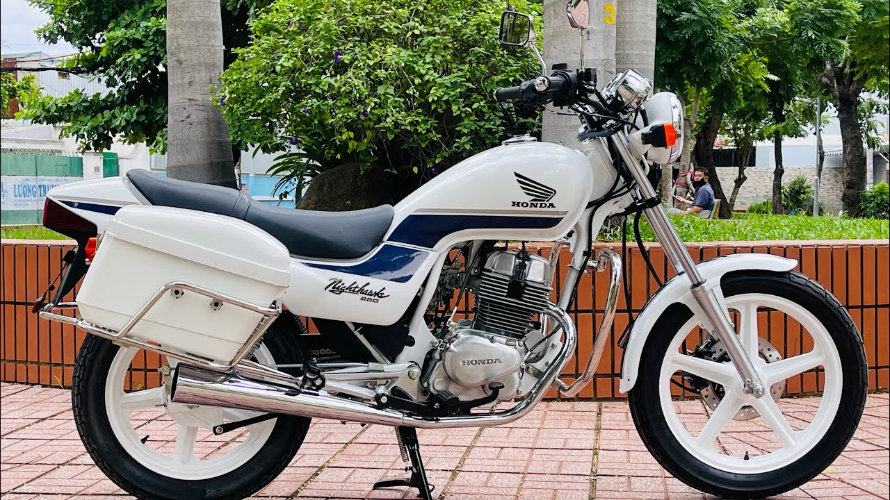 Hàng độc Honda CB250cc Bồ câu trắng . Chính chủ sang tên Ae nào mê thì đưa em nó về nhé ,