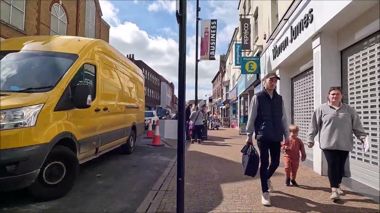 Virtual Walk - Newport Bus Station To Sainsbury's - Isle Of Wight - April 2022 | kittikoko #newport