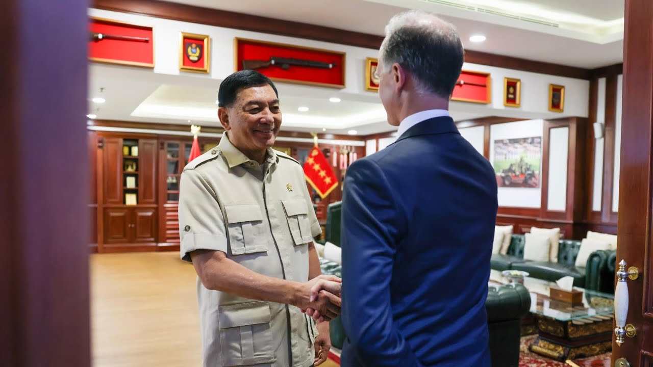 Menteri Pertahanan Sjafrie Sjamsoeddin menerima kunjungan kehormatan Duta Besar Belanda
