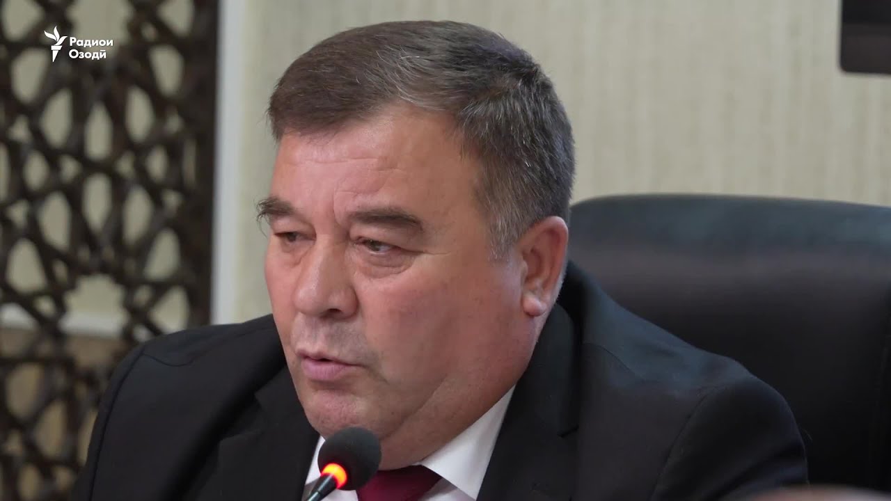 “Ришвахорӣ”-и устодони донишгоҳ баҳс барангехт