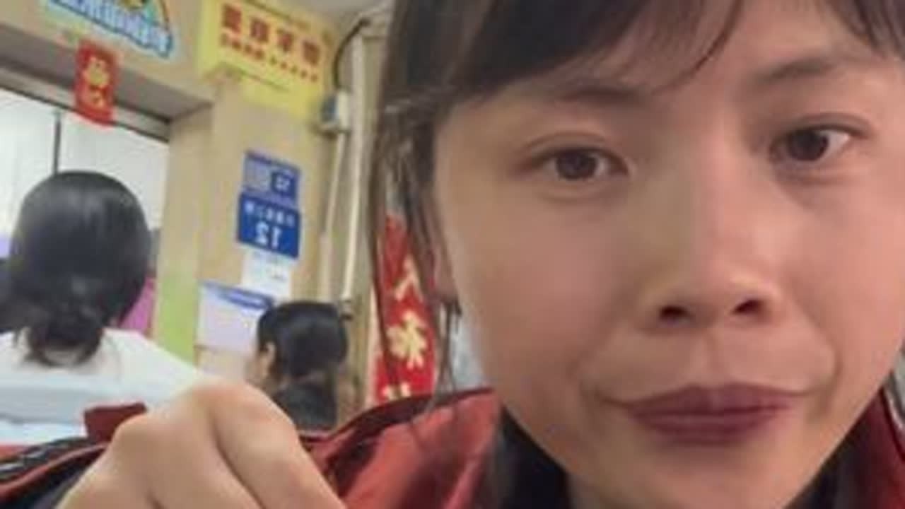 家人在哪里，哪儿就是家，最简单的快乐是陪伴，最幸福的时刻是相聚！#旅行就是要逛吃逛吃 #为城市美食打call #亲子旅行vlog #北海美食 #夜市里的烟火气