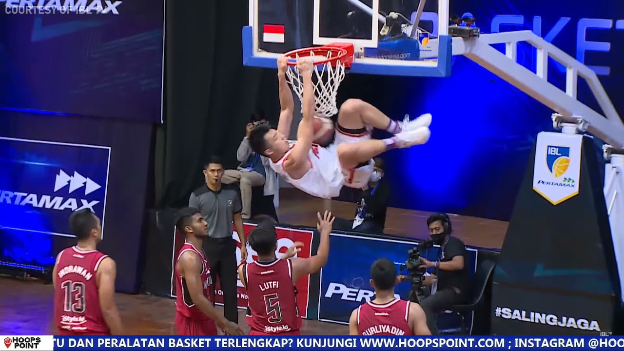 Vincent Kosasih Mendapat Technical Foul Karena Bergelantungan di Ring | 30 Maret 2021