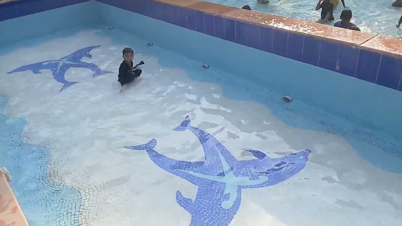 Fun in swimming pool...picnic part 2🏖️🏊