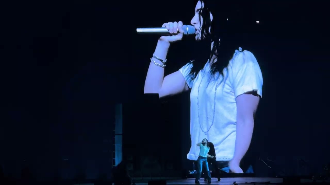 Lorde - Broken Glass (Toronto 2025)