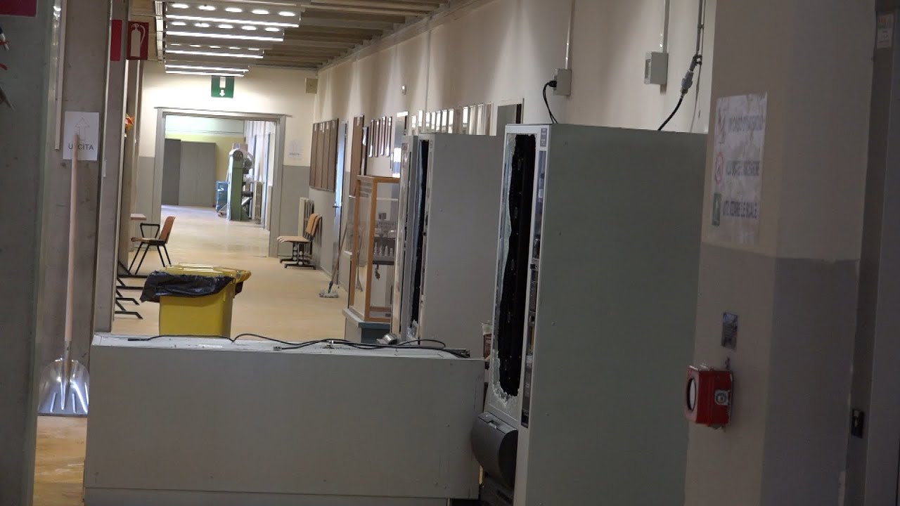 Raid vandalico al Negrelli di Feltre