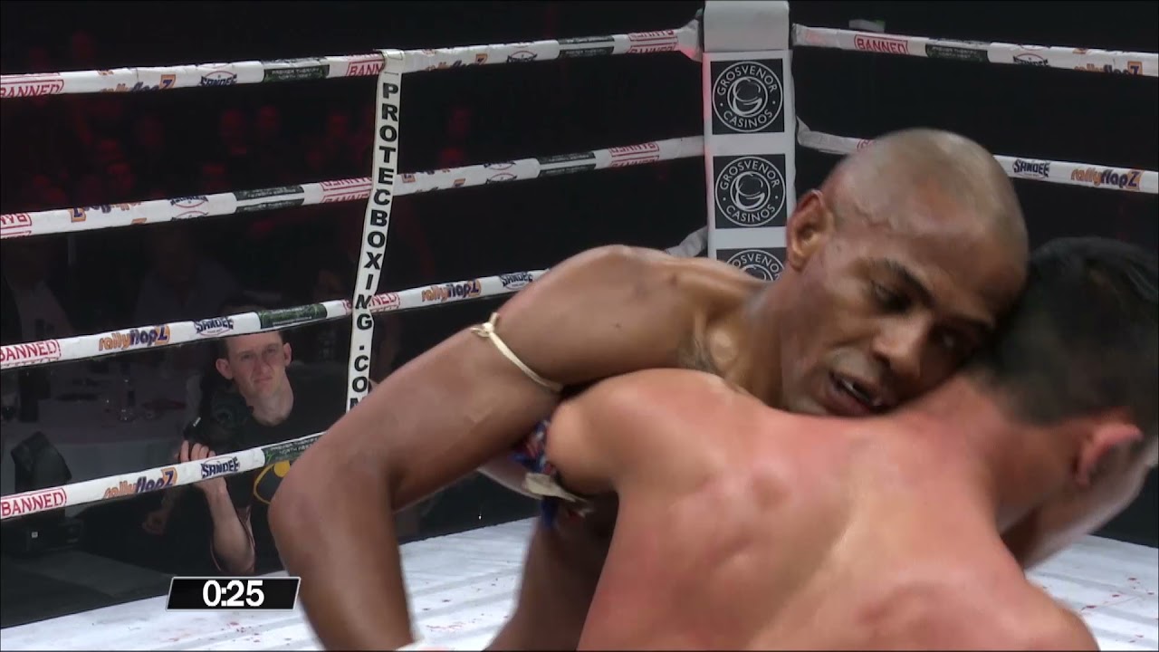 Dean James vs Wuttichai - The Main Event - Birmingham 2015