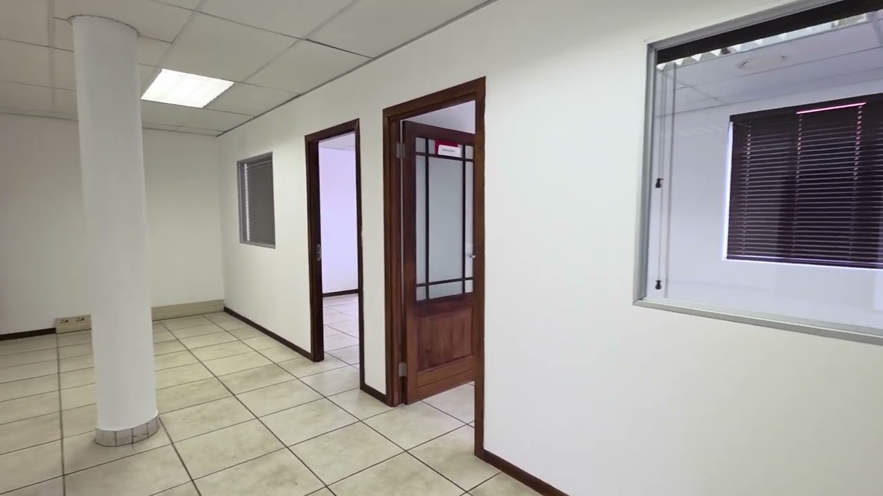 Immaculate 172m2 office To Let in a sought after business park in Honeydew.