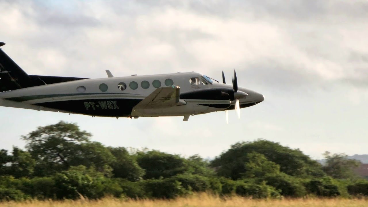 DECOLAGEM AMERICANA ESPETACULAR EM CARUARU. KING AIR B200