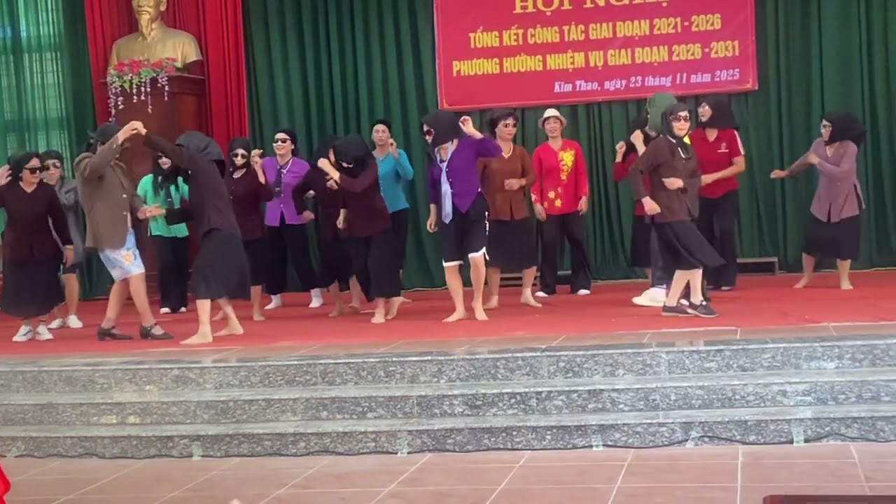 Nhảy dân vũ - Vào đời. Các cụ Kim Thao