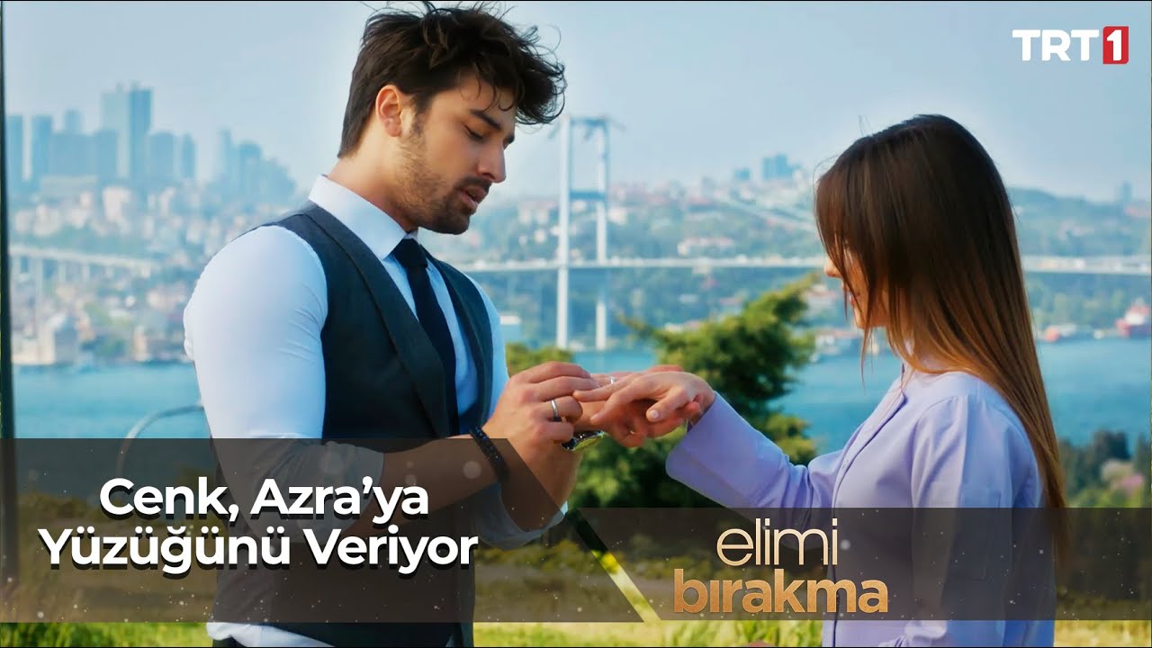 Cenk, Azra'nın kaybettiği yüzüğü buluyor 💍 - Elimi Bırakma 40.Bölüm