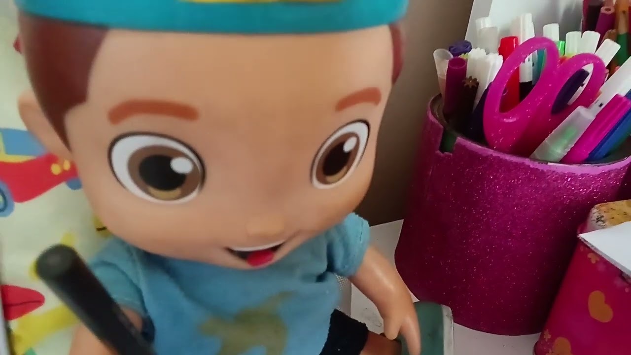 LUCAS E Gi NA AULA SOBRE O DIA INTERNACIONAL DAS MULHERES. 