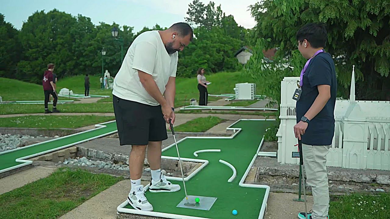 LIMINHA E BT0 JOGANDO MINIGOLFE - IRL EM PARIS (13/05/23) #2
