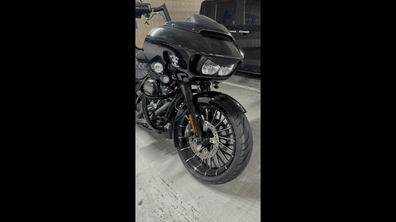 할리 아고 라이브