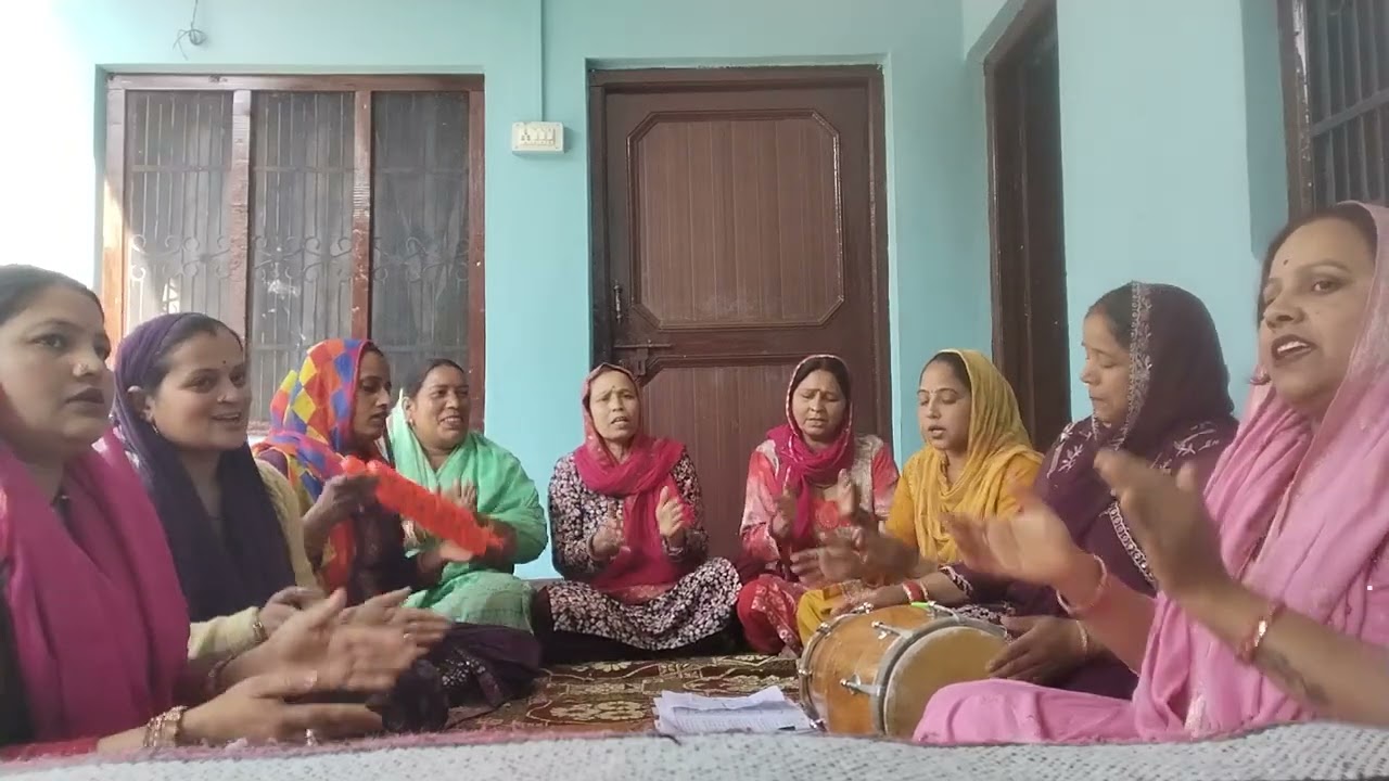 होली खेलन में तो आई रे जा के कान्हा-से कह दो