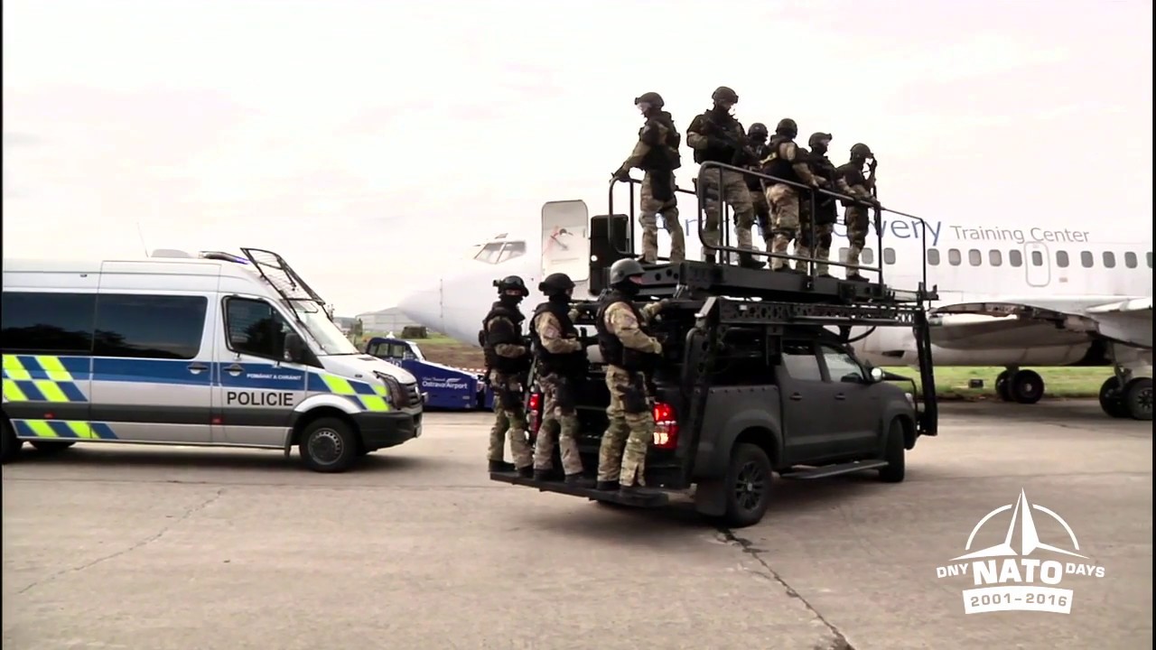 Dny NATO 2016 - osvobození uneseného letadla